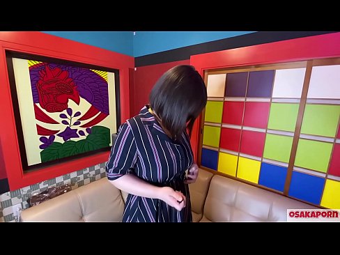 ❤️ Јапонската слатка со големи цицки мастурбира со секс играчки и доживува оргазам. Таа во едно интервју зборува за своето ебано искуство. Огромни цицки и влакнести пички кои силно стенкаат. Осакапорн ❤️ Порно кај нас ❌❤