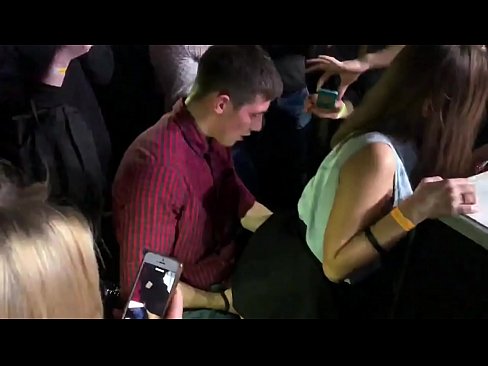 ❤️ Вистински секс во руски ноќен клуб. 18-годишна Русинка во анус и вагина се заебала во ноќен клуб ❤️ Порно кај нас ❌❤